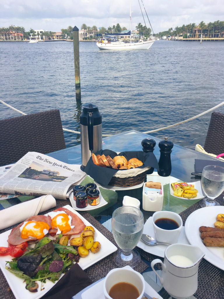 dock-breakfast