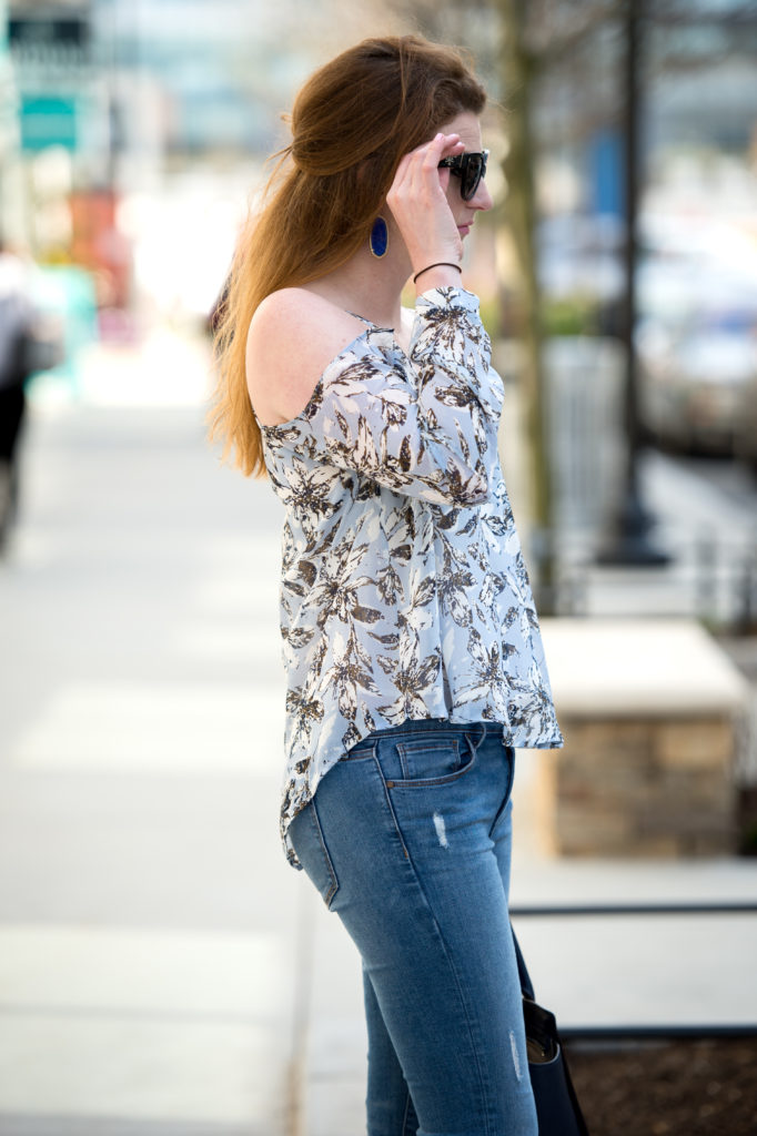 cold shoulder top // feathersandstripes.com