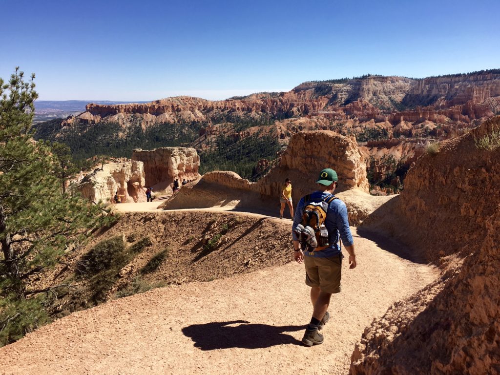 hiking Bryce Canyon // feathersandstripes.com