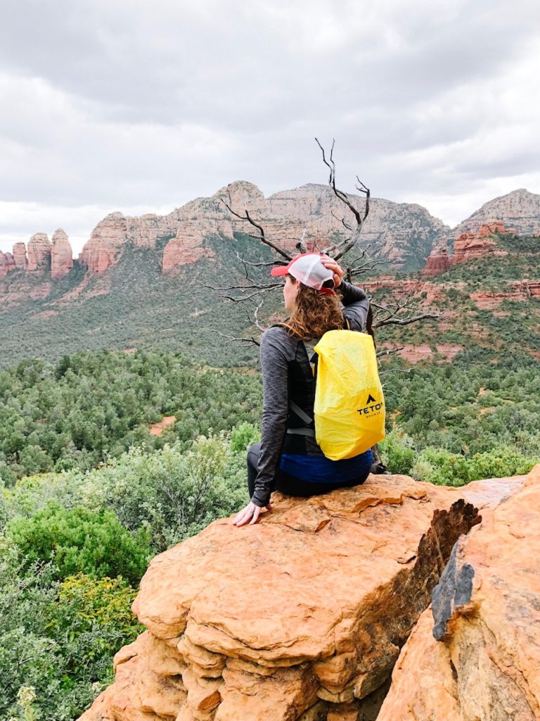 best hiking trails in Sedona, Arizona - from mom- and travel-blogger feathersandstripes.com