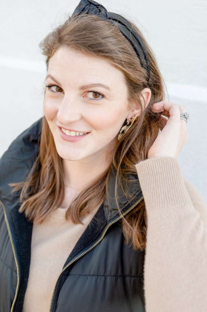 A comfortable and classic camel and black outfit from New England blogger Alyssa from feathersandstripes.com