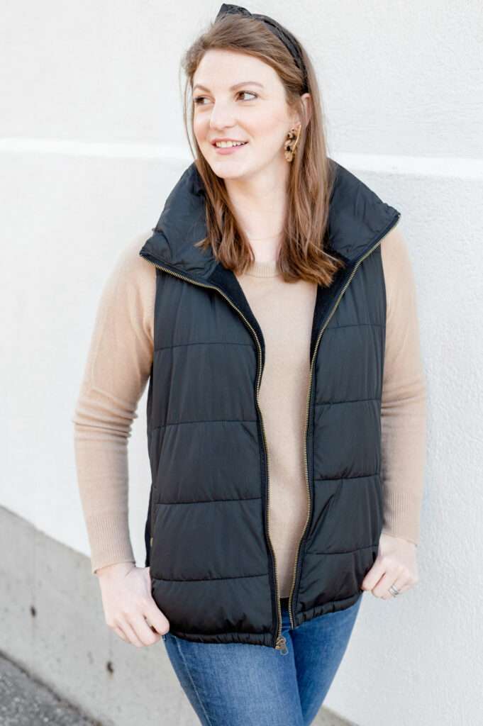 A comfortable and classic camel and black outfit from New England blogger Alyssa from feathersandstripes.com
